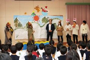 幼児教育科2回生が劇の発表会を行いました。